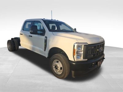 2026 Ford Super Duty F-350 DRW XL 4WD Crew Cab 179" WB 60" CA