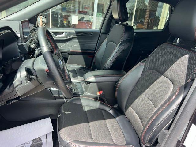 2025 Ford Escape ST-Line Select AWD