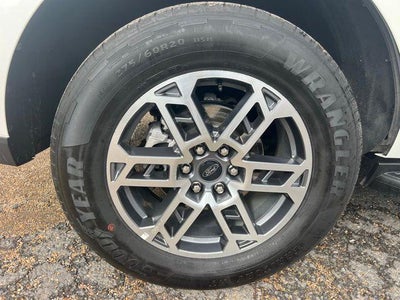 2025 Ford Expedition Active 4x2