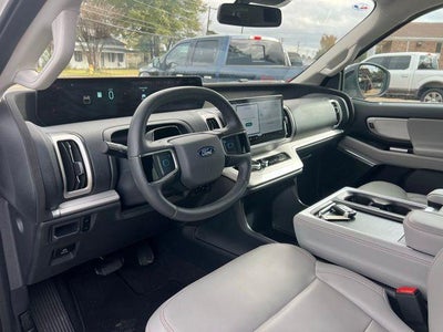 2025 Ford Expedition Active 4x2