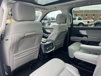 2025 Ford Expedition Active 4x2