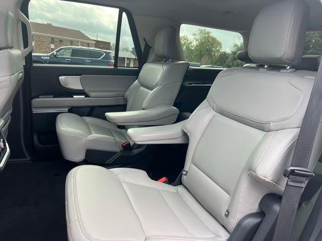 2025 Ford Expedition Active 4x2