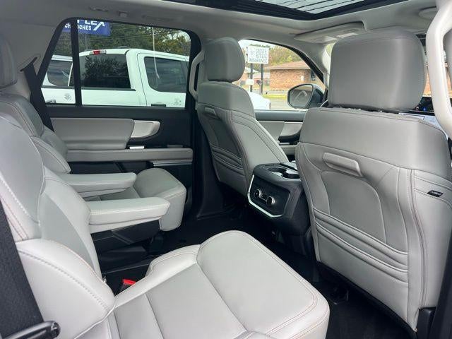 2025 Ford Expedition Active 4x2