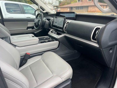 2025 Ford Expedition Active 4x2