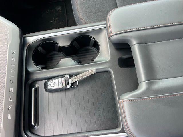 2025 Ford Expedition Active 4x4