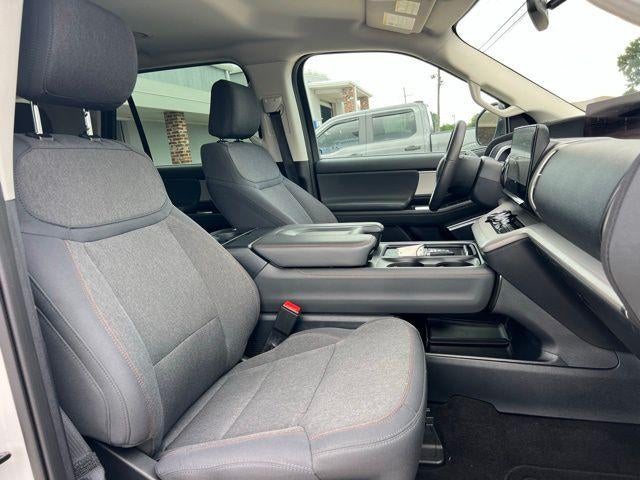 2025 Ford Expedition Active 4x4