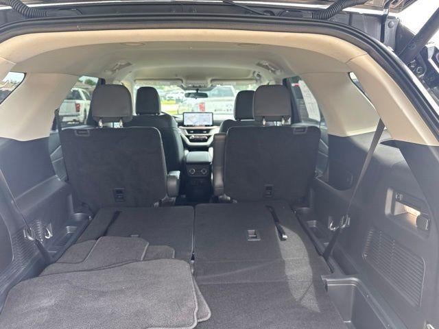 2025 Ford Explorer Active RWD