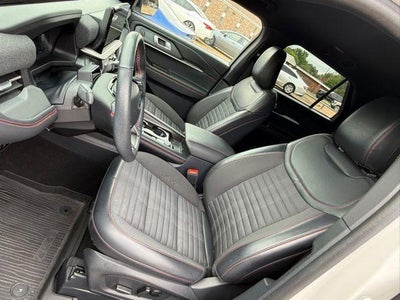 2025 Ford Explorer ST-Line 4WD
