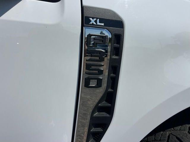 2024 Ford Super Duty F-350 SRW XL 4WD Crew Cab 6.75' Box