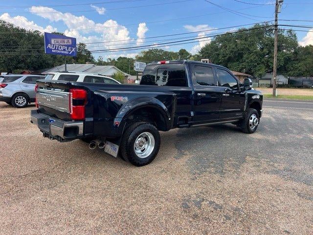2023 Ford Super Duty F-350 DRW King Ranch 4WD Crew Cab 8' Box