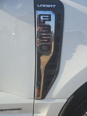 2024 Ford Super Duty F-350 DRW LARIAT 4WD Crew Cab 8' Box