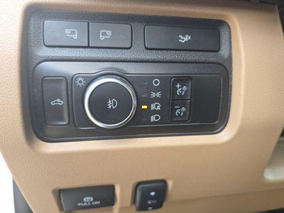 2024 Ford Super Duty F-350 DRW LARIAT 4WD Crew Cab 8' Box