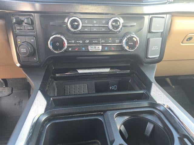 2024 Ford Super Duty F-350 DRW LARIAT 4WD Crew Cab 8' Box