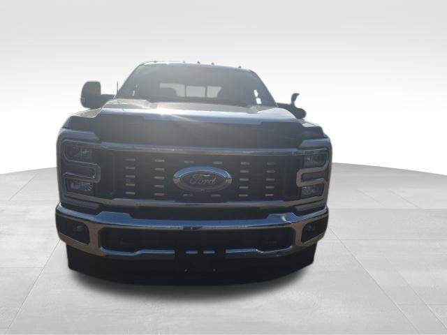 2024 Ford Super Duty F-350 DRW LARIAT 4WD Crew Cab 8' Box