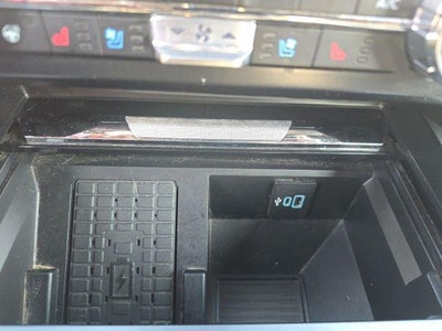 2024 Ford Super Duty F-350 DRW LARIAT 4WD Crew Cab 8' Box