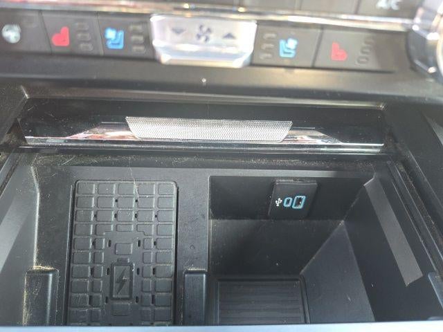 2024 Ford Super Duty F-350 DRW LARIAT 4WD Crew Cab 8' Box