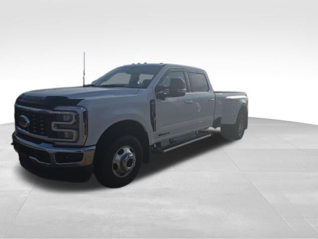 2024 Ford Super Duty F-350 DRW LARIAT 4WD Crew Cab 8' Box