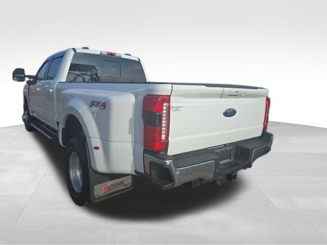 2024 Ford Super Duty F-350 DRW LARIAT 4WD Crew Cab 8' Box