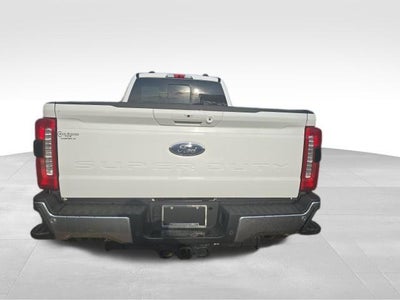 2024 Ford Super Duty F-350 DRW LARIAT 4WD Crew Cab 8' Box