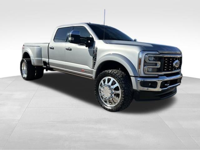 2024 Ford Super Duty F-450 DRW LARIAT 4WD Crew Cab 8' Box