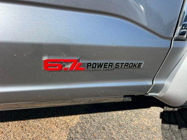 2024 Ford Super Duty F-450 DRW LARIAT 4WD Crew Cab 8' Box