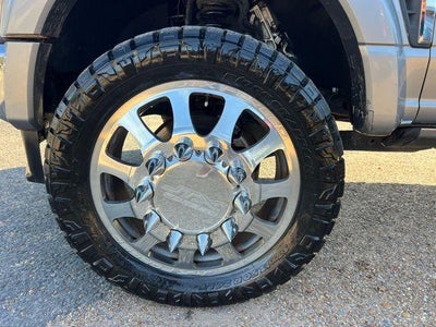 2024 Ford Super Duty F-450 DRW LARIAT 4WD Crew Cab 8' Box