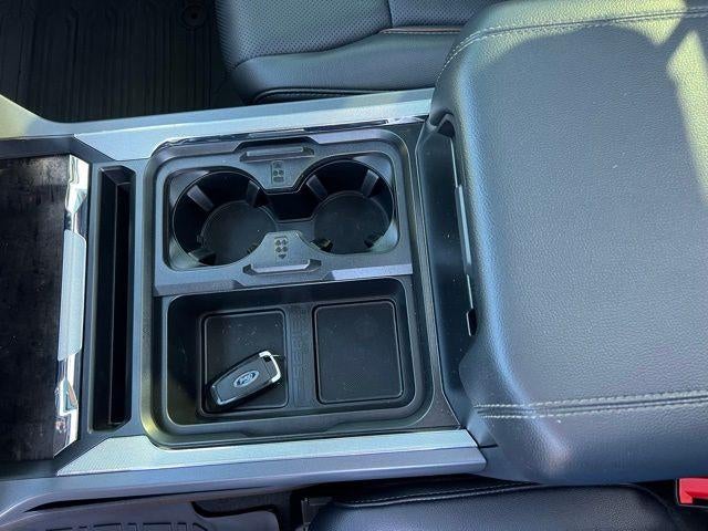 2024 Ford Super Duty F-450 DRW LARIAT 4WD Crew Cab 8' Box