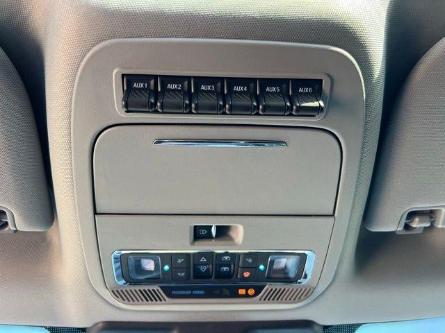 2024 Ford Super Duty F-450 DRW LARIAT 4WD Crew Cab 8' Box