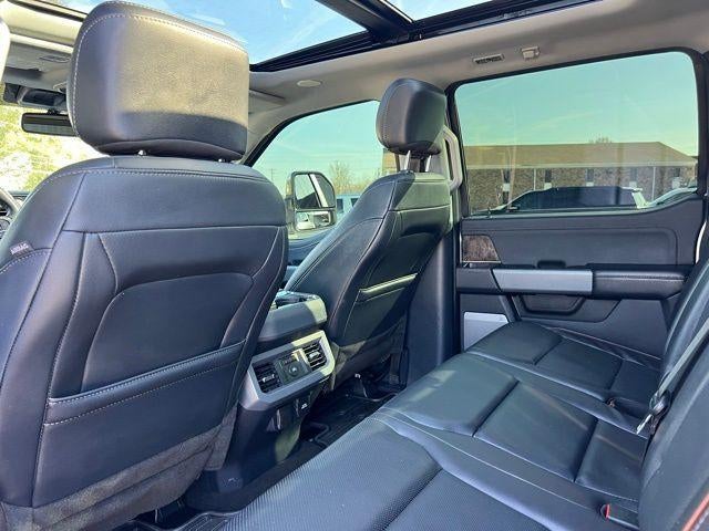 2024 Ford Super Duty F-450 DRW LARIAT 4WD Crew Cab 8' Box