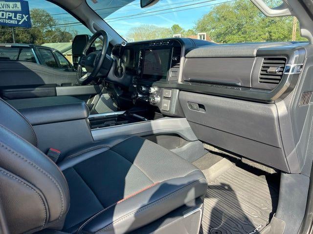 2024 Ford Super Duty F-450 DRW LARIAT 4WD Crew Cab 8' Box