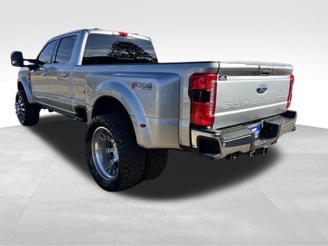 2024 Ford Super Duty F-450 DRW LARIAT 4WD Crew Cab 8' Box