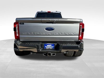 2024 Ford Super Duty F-450 DRW LARIAT 4WD Crew Cab 8' Box