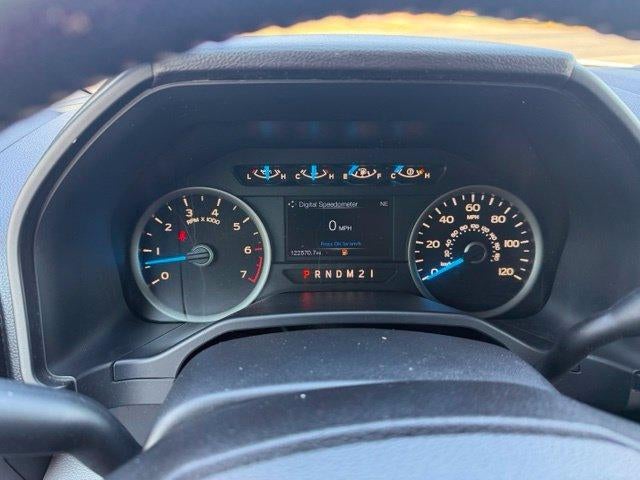 2015 Ford F-150 2WD SuperCrew 5-1/2 Ft Box XLT