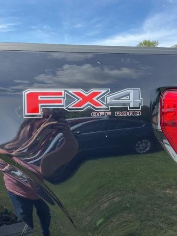 2023 Ford F-150 XLT 4WD Reg Cab 8' Box