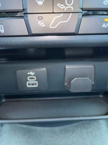 2025 Ford F-150 XL 2WD Reg Cab 8' Box