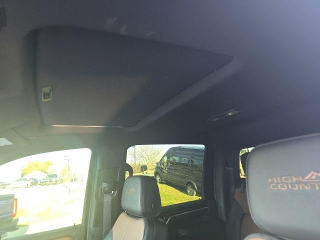 2024 Chevrolet Silverado 3500 HD Crew Cab Long Box 4-Wheel Drive High Country