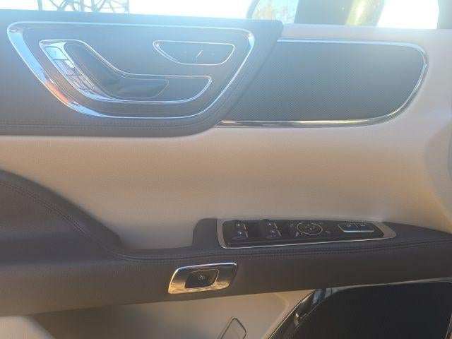 2017 Lincoln Continental Select FWD