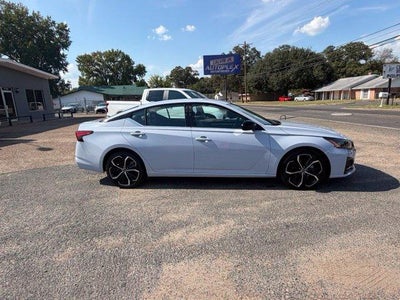2023 Nissan Altima 2.5 SR Sedan