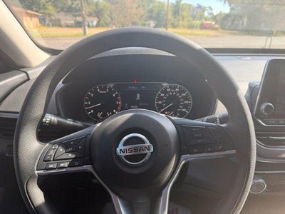 2022 Nissan Altima 2.5 SV Sedan