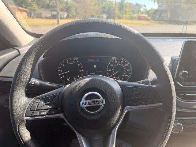 2022 Nissan Altima 2.5 SV Sedan