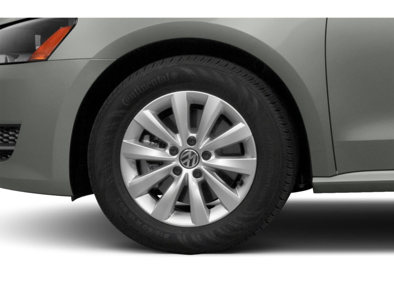 2015 Volkswagen Passat 4dr Sdn 1.8T Auto Sport PZEV