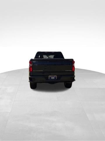 2021 Chevrolet Silverado 1500 Crew Cab Short Box 2-Wheel Drive Custom